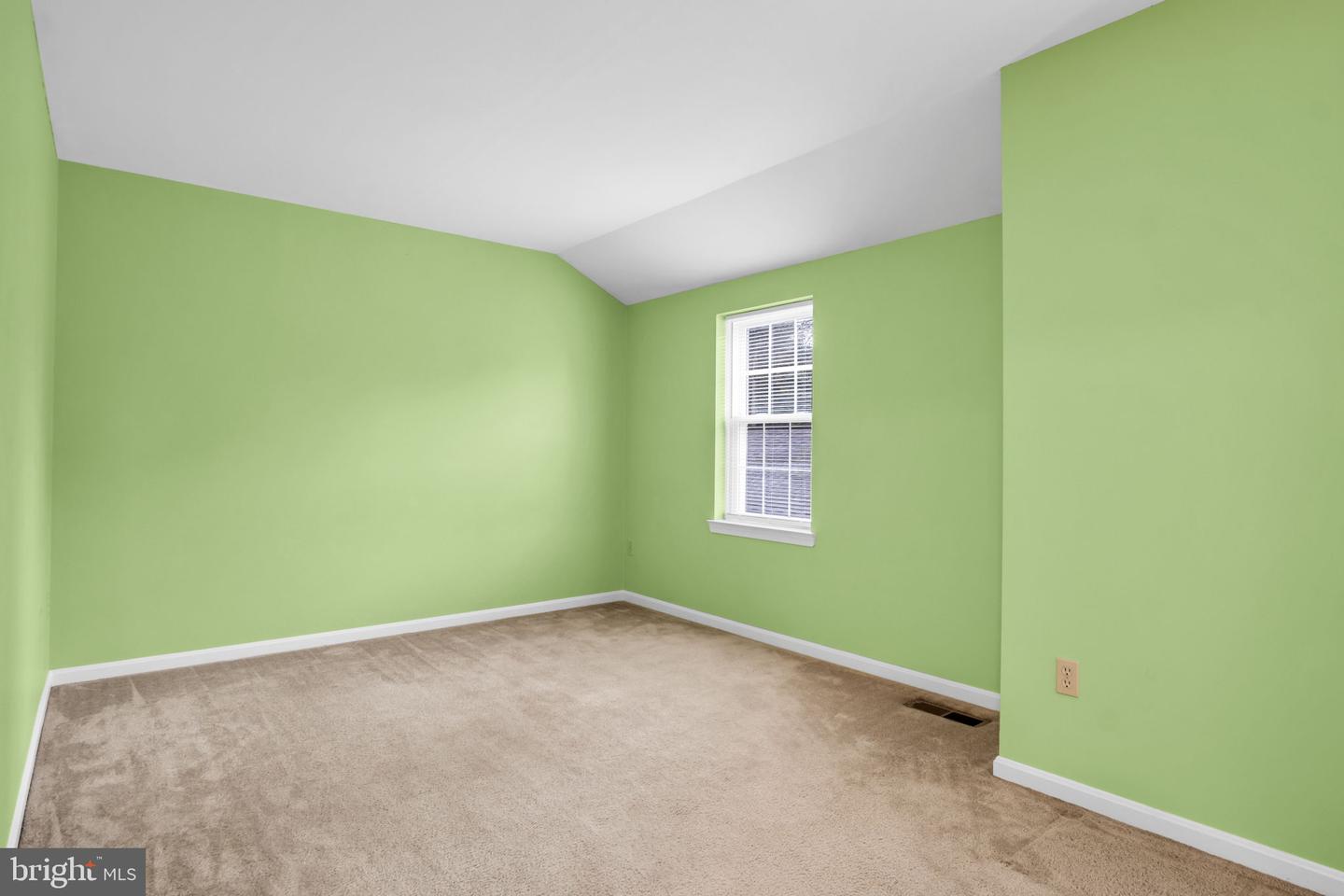1102 Cambridge Ct Property Photo 12