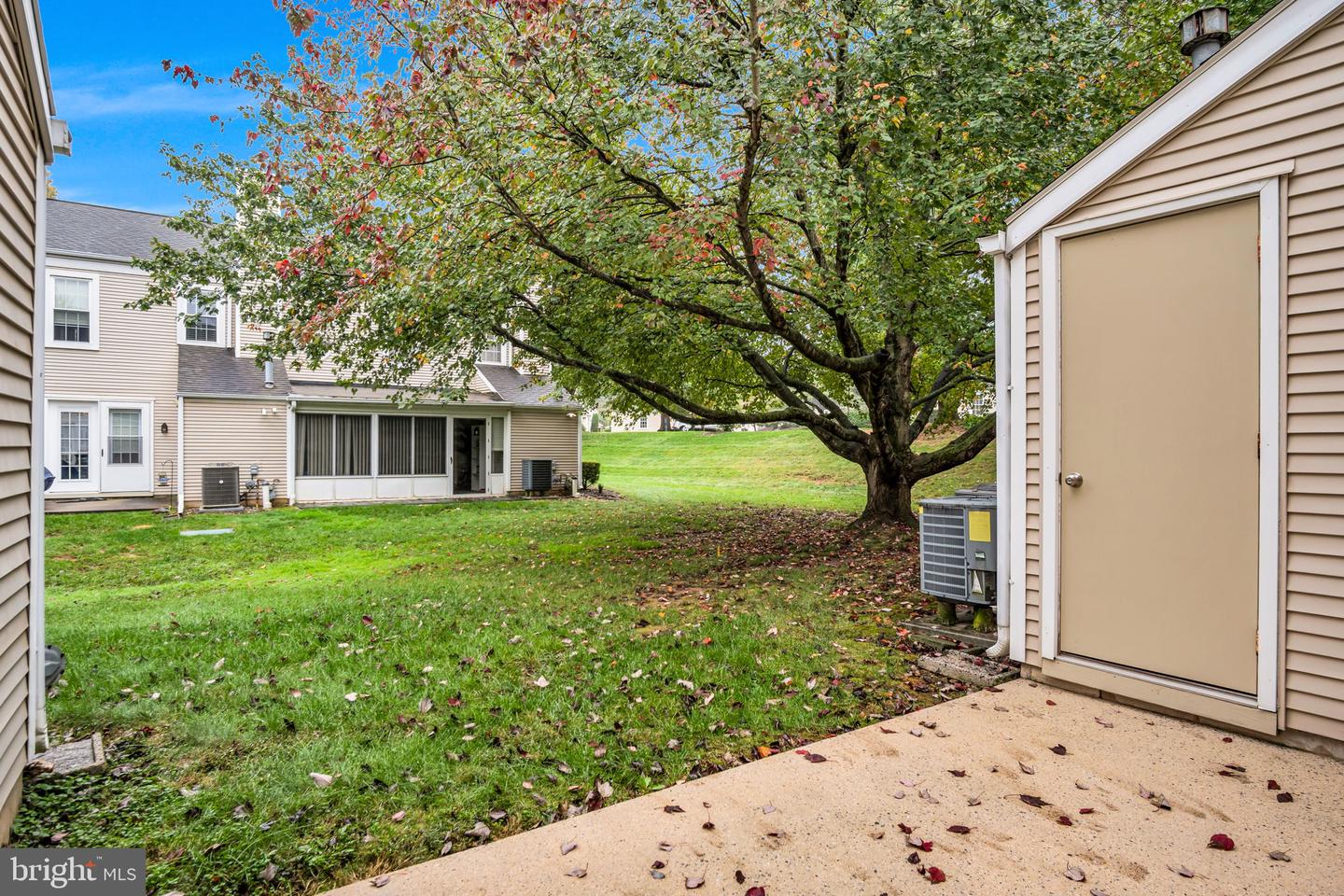 1102 Cambridge Ct Property Photo 15