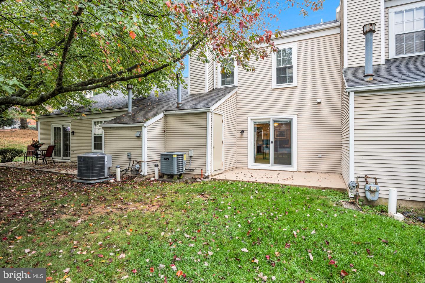 1102 Cambridge Ct Property Photo 16