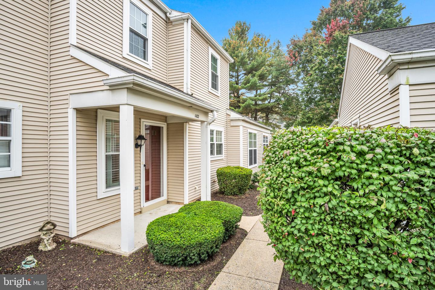 1102 Cambridge Ct Property Photo 18