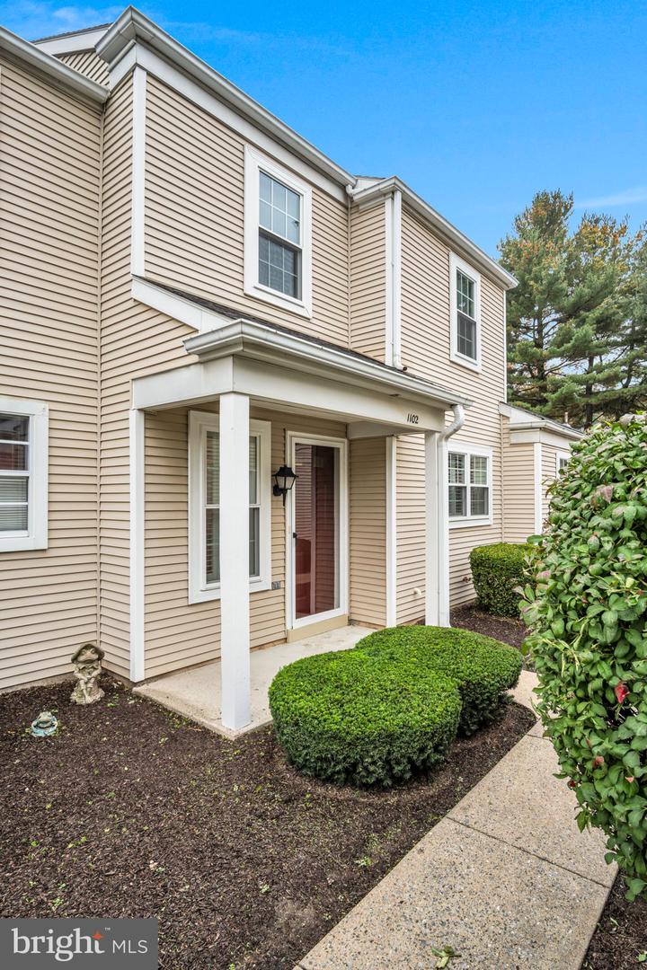 1102 Cambridge Ct Property Photo 19