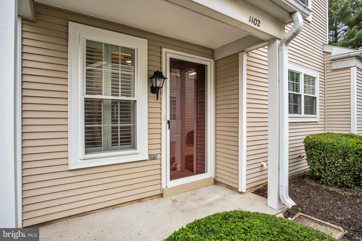 1102 Cambridge Ct Property Photo 21