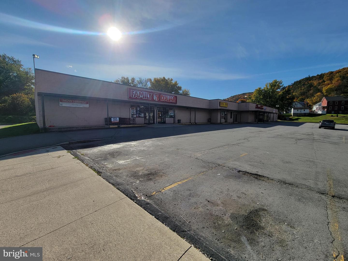 5 Mountain Mall Property Photo 3