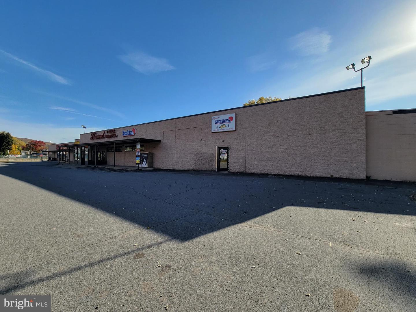 5 Mountain Mall Property Photo 5
