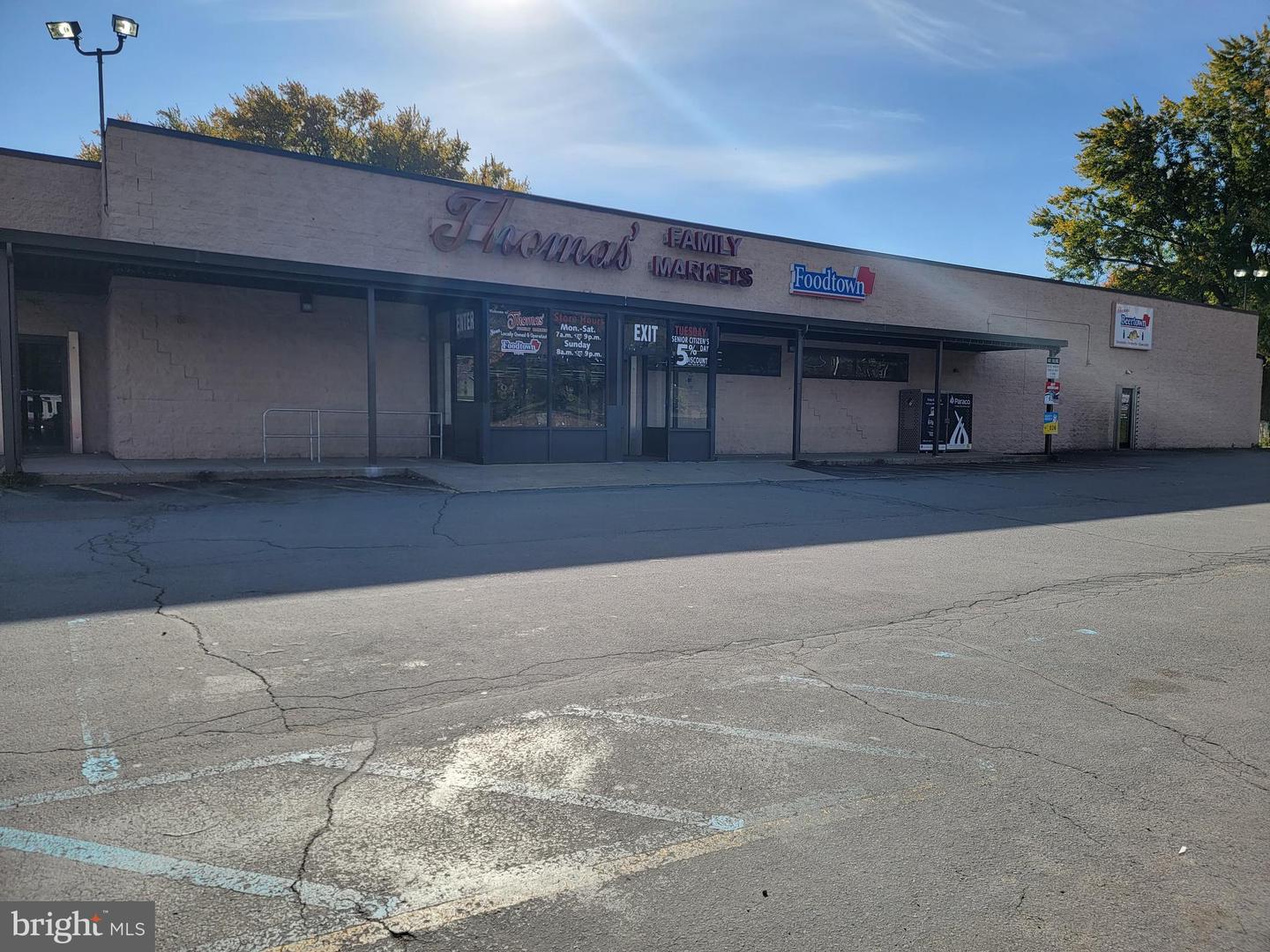 5 MOUNTAIN MALL Property Photo 1