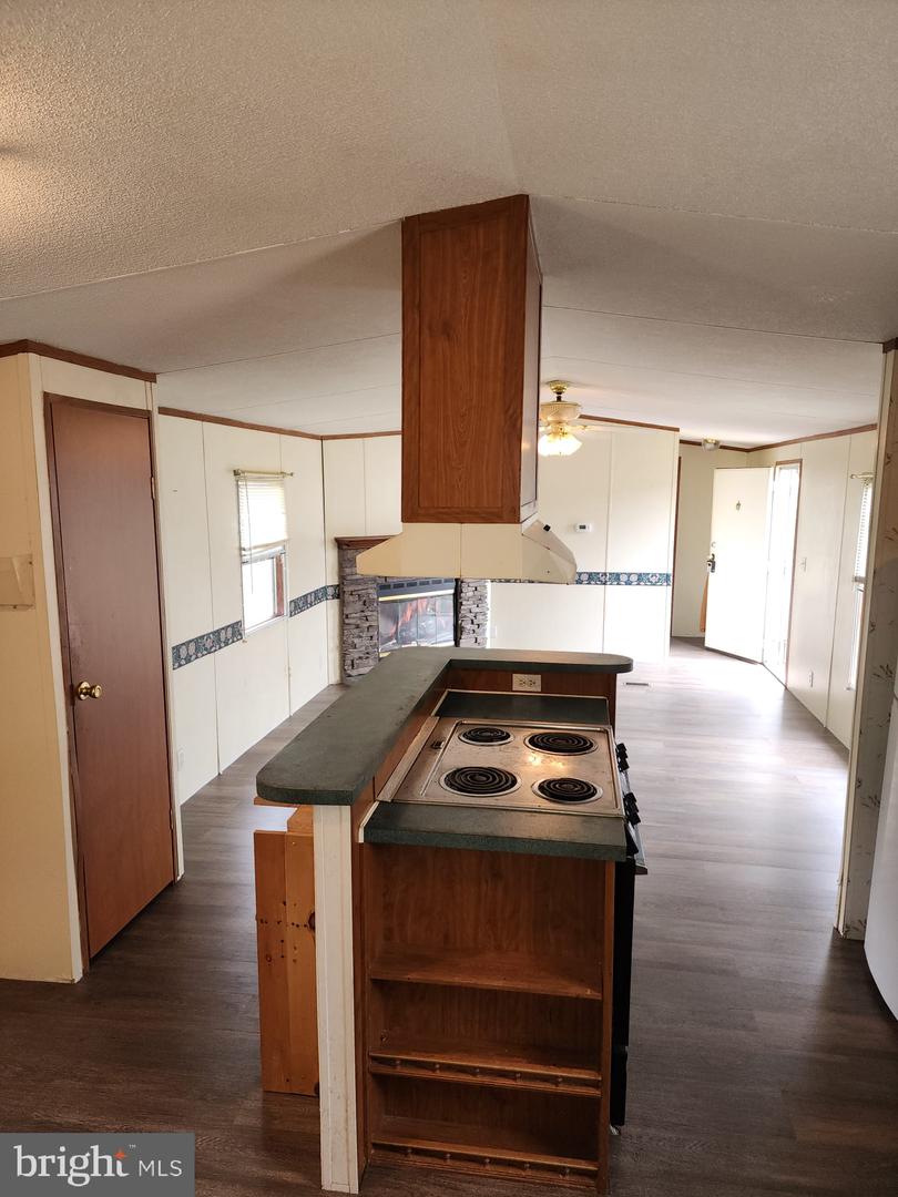 162 Birchwood Village Ests Property Photo 4