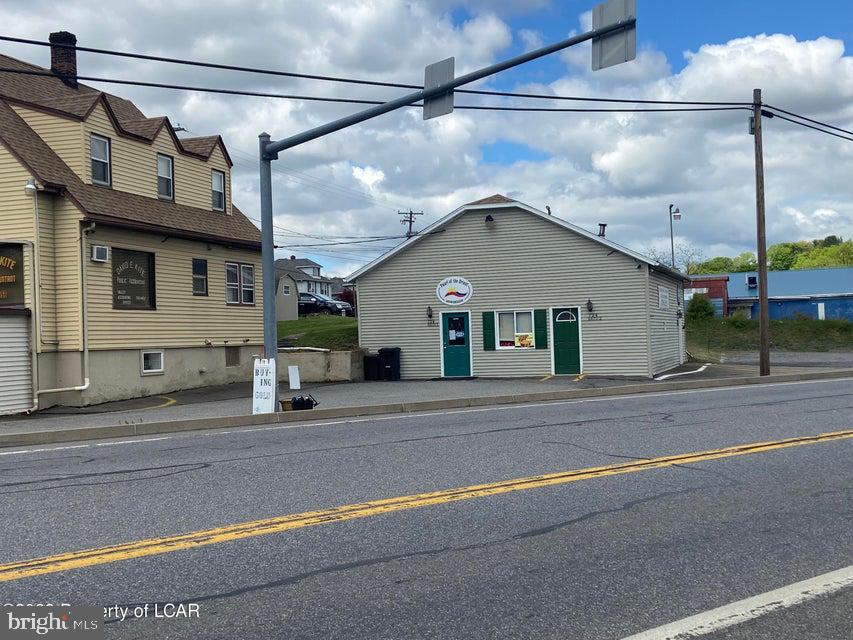 707 Main St Property Photo 2