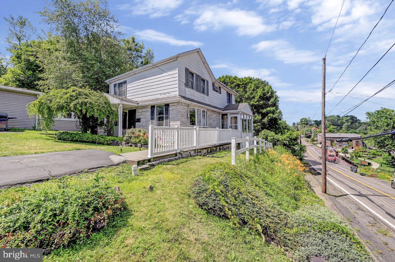 201 Pine St Property Photo