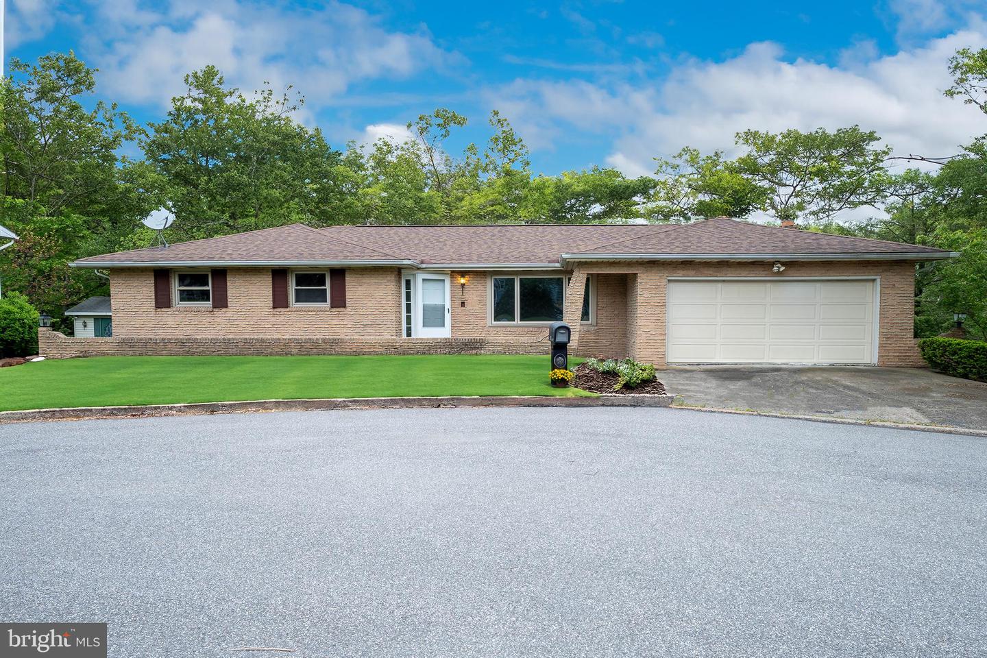 1 Circle Dr Property Photo 1