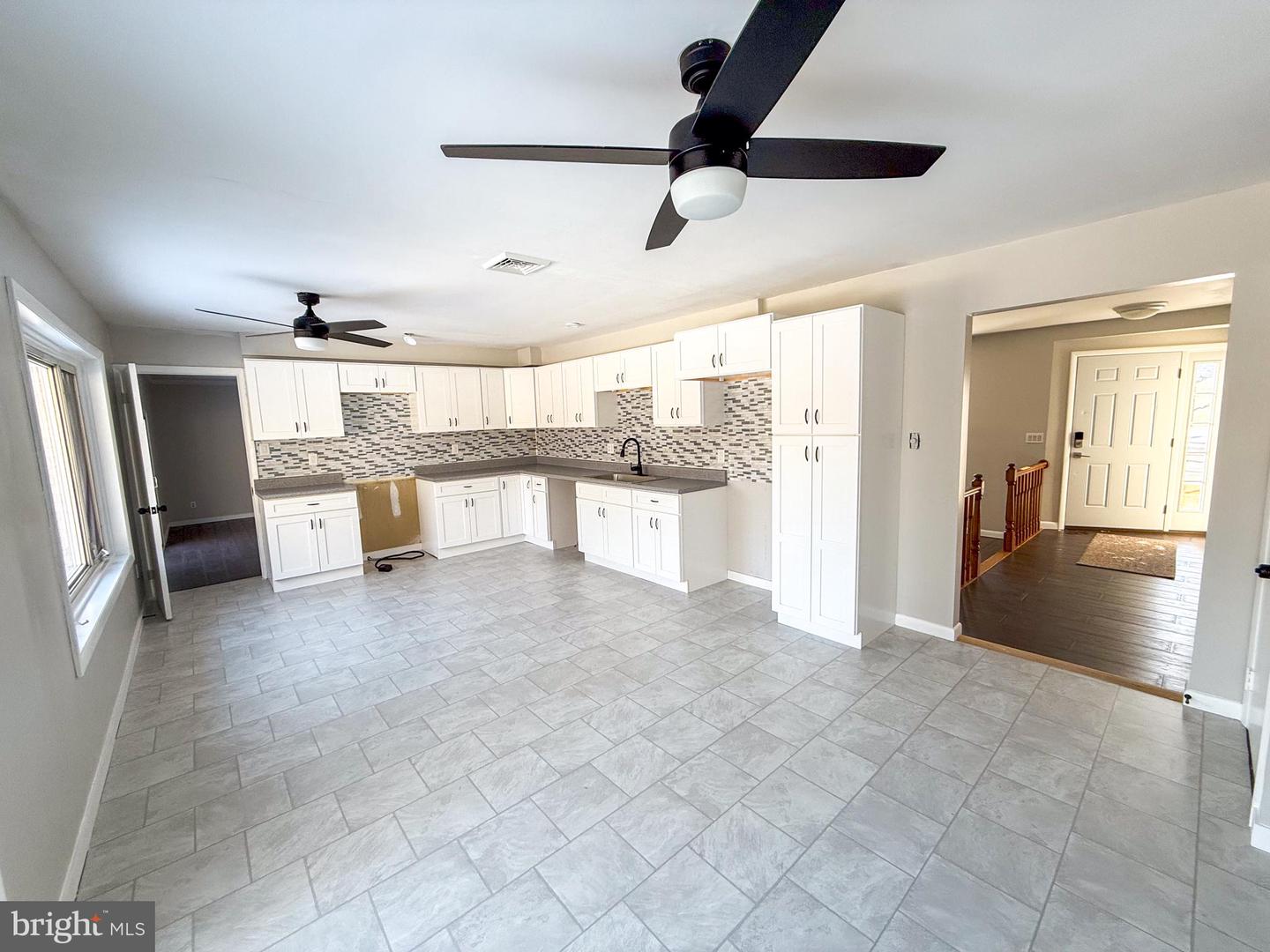 1 Circle Dr Property Photo 3