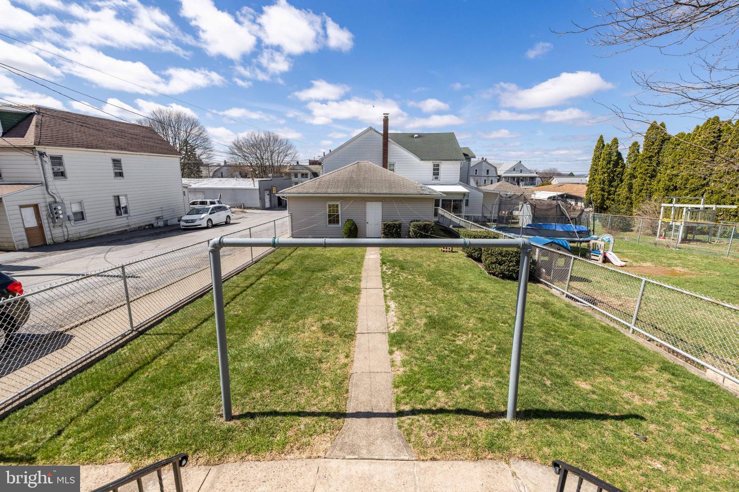 662 N Vine St Property Photo 6