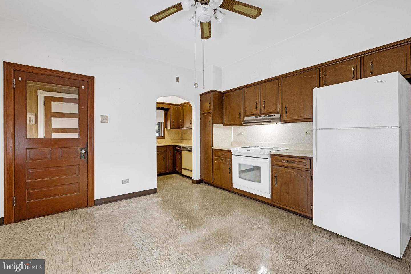 662 N Vine St Property Photo 14