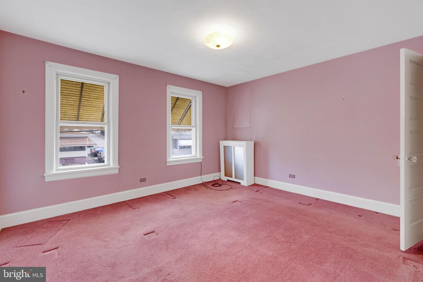 662 N Vine St Property Photo 20