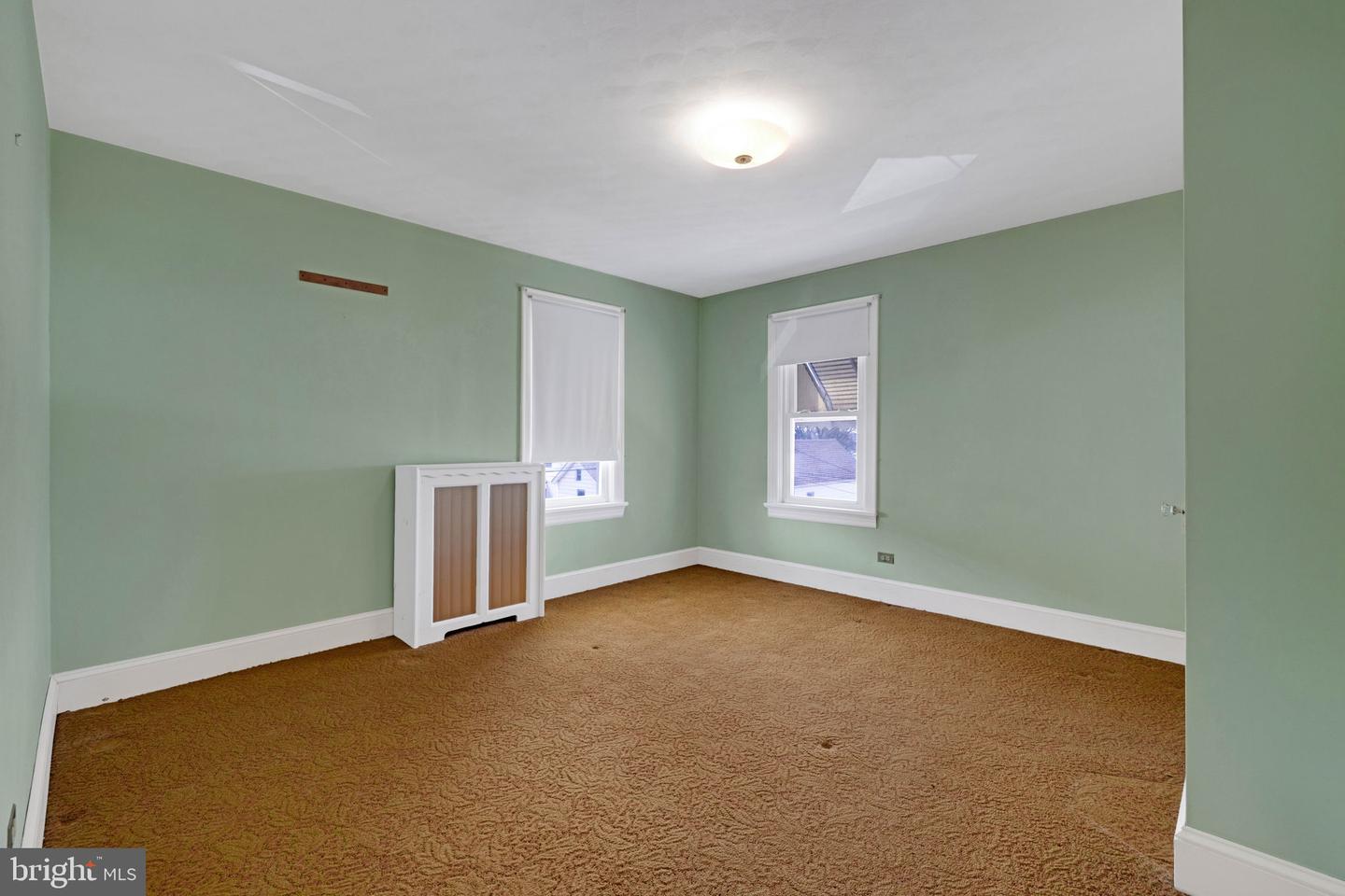 662 N Vine St Property Photo 24