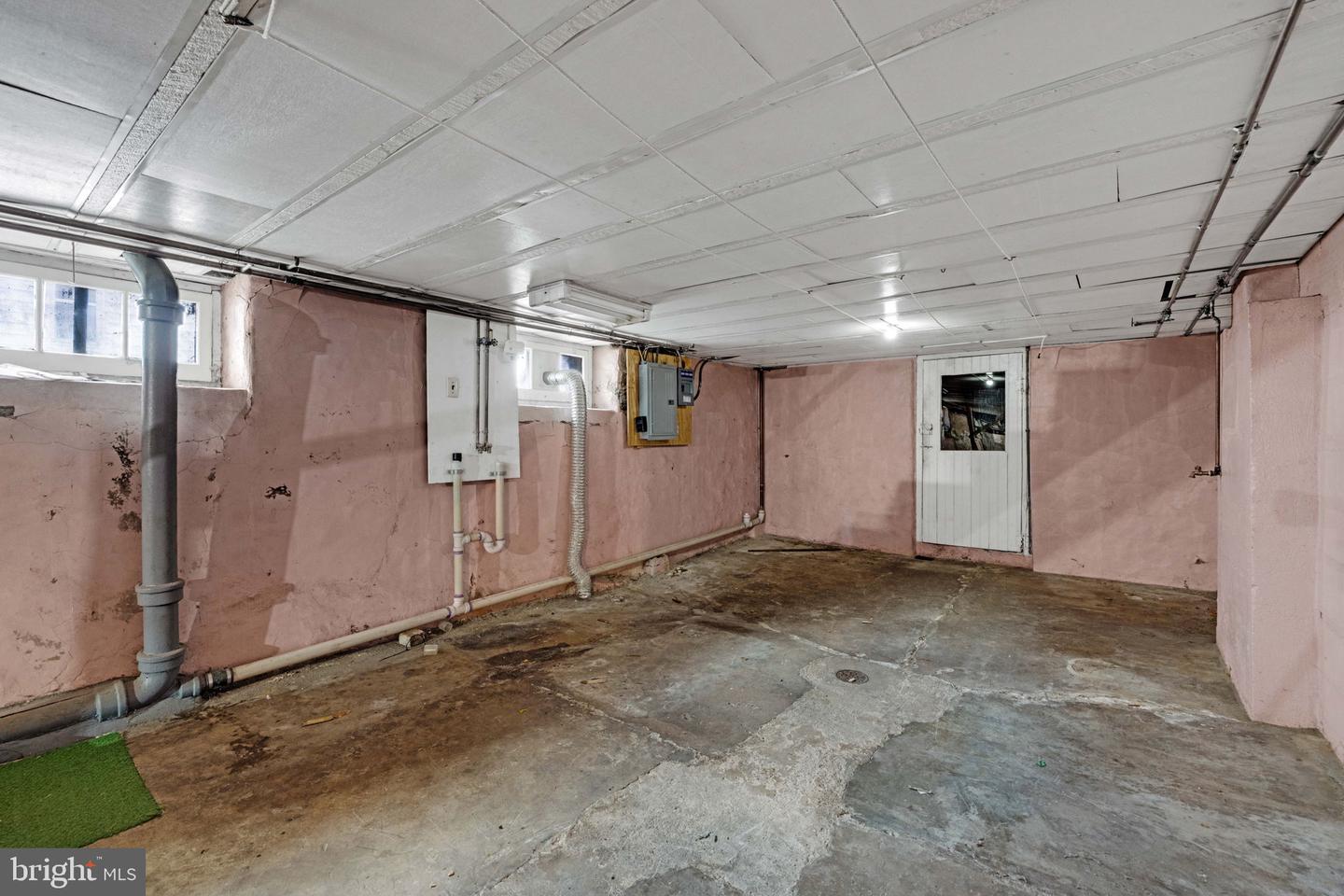 662 N Vine St Property Photo 28