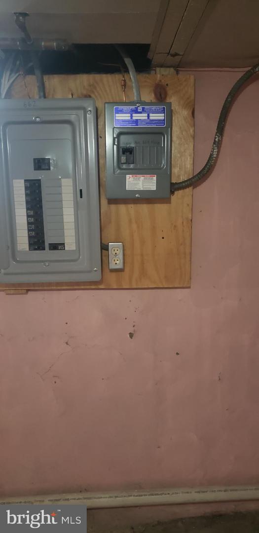 662 N Vine St Property Photo 29