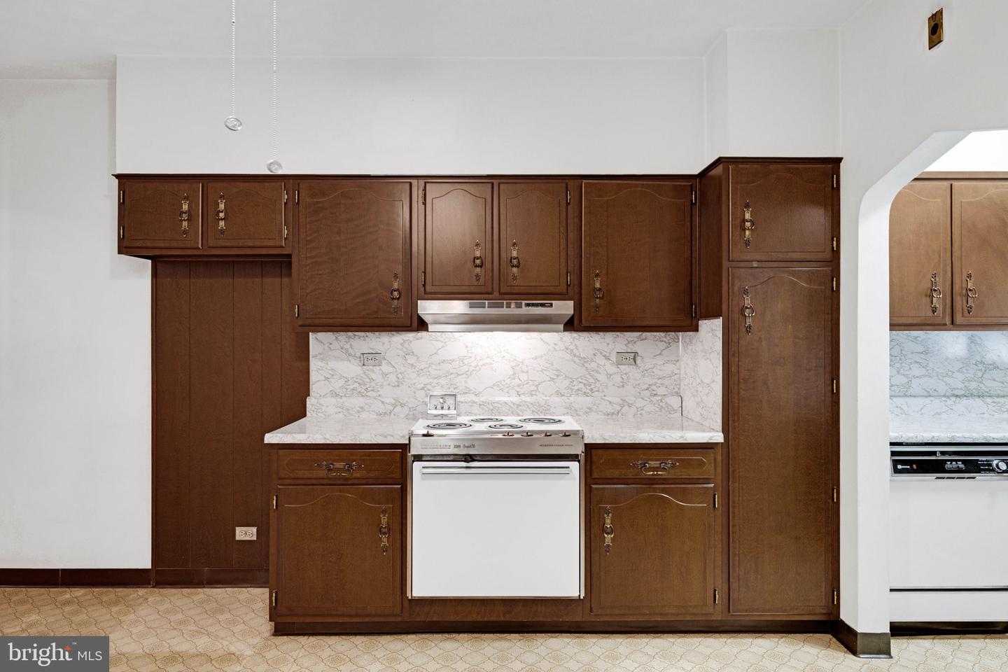 662 N Vine St Property Photo 39