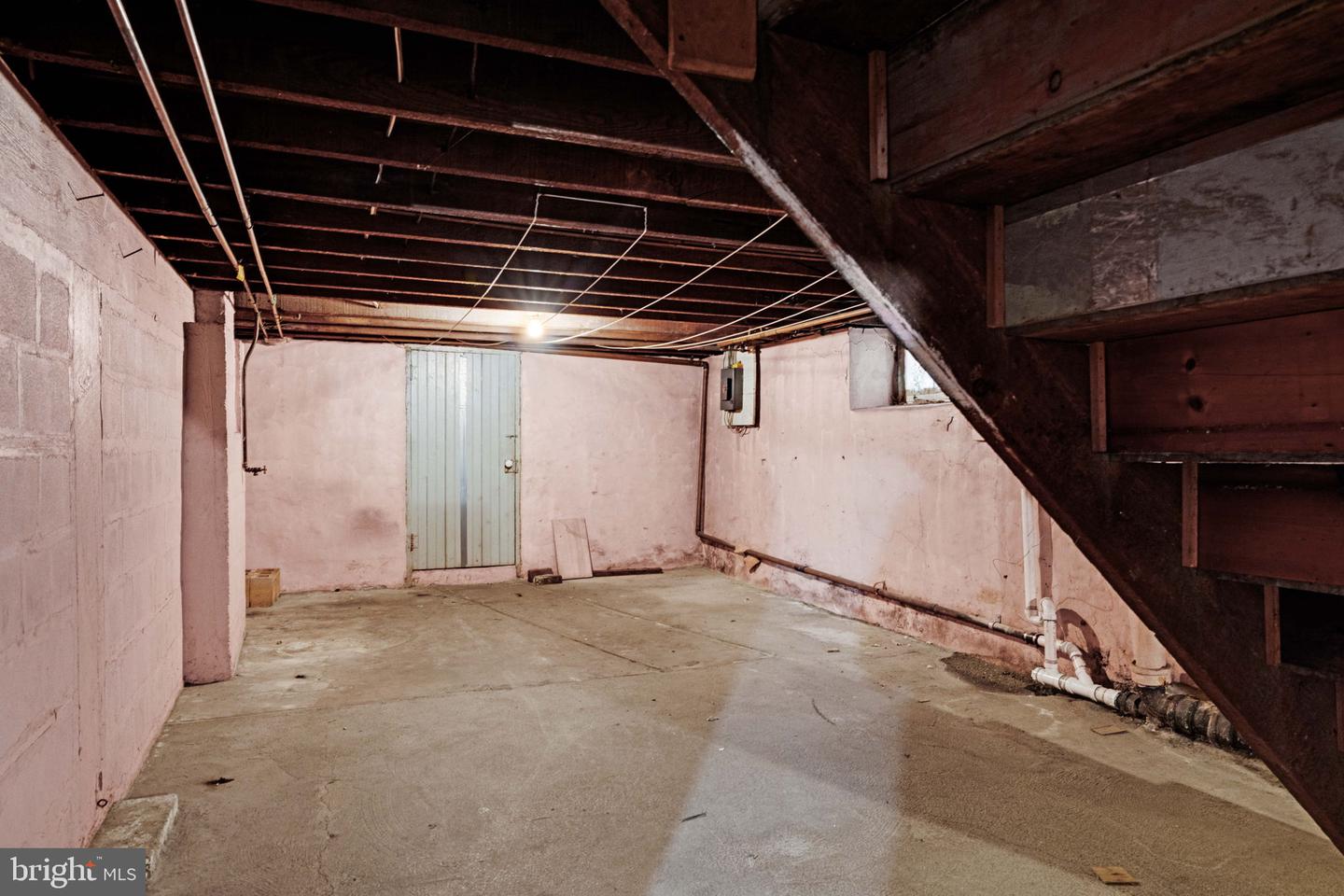 662 N Vine St Property Photo 57