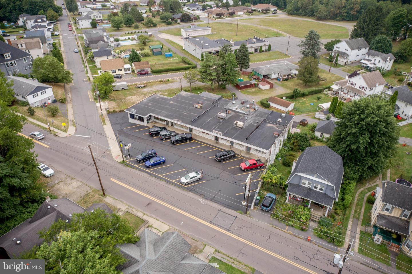 1111-1112 Main Property Photo 3