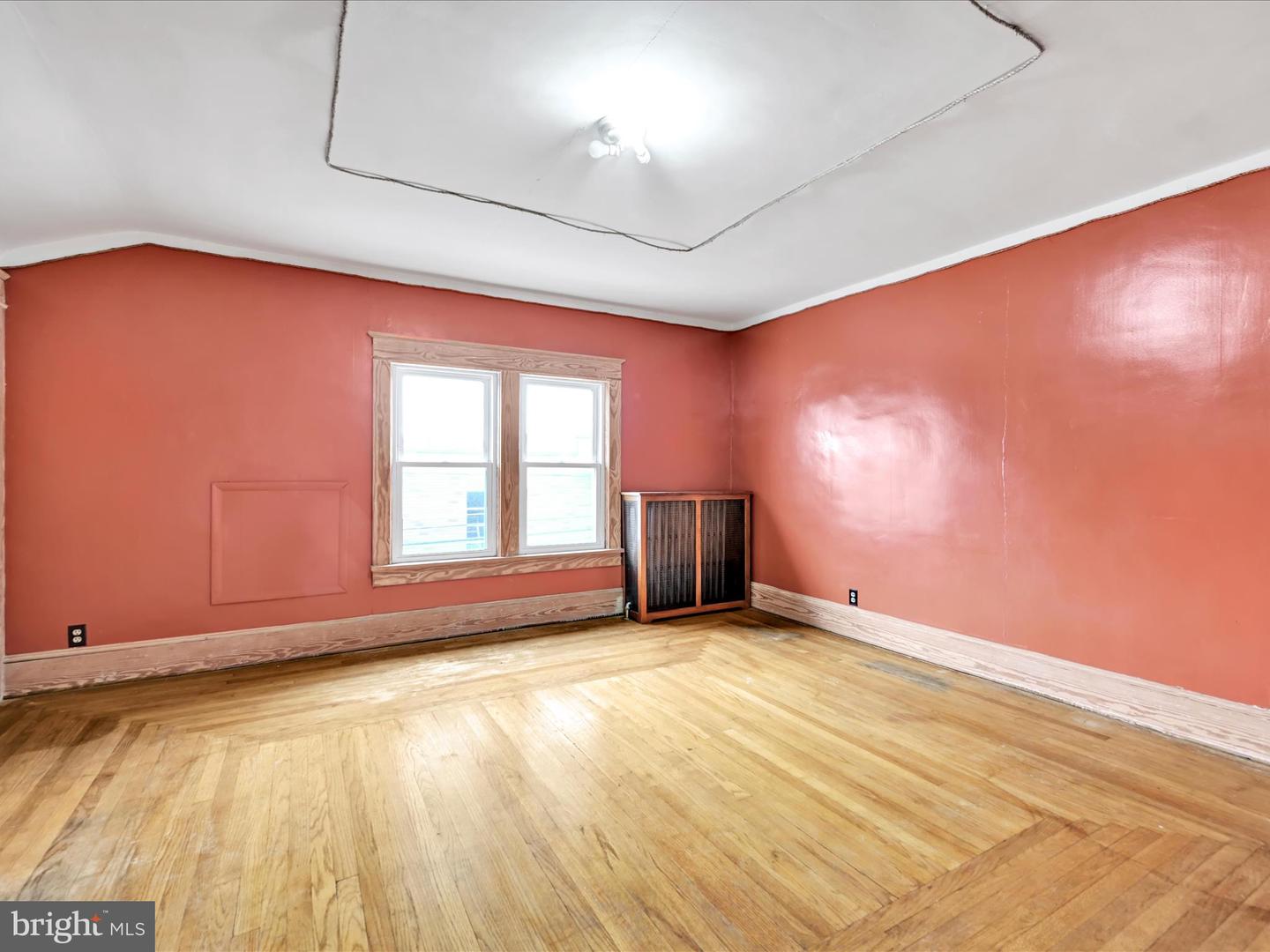 531 W 5th St Property Photo 59