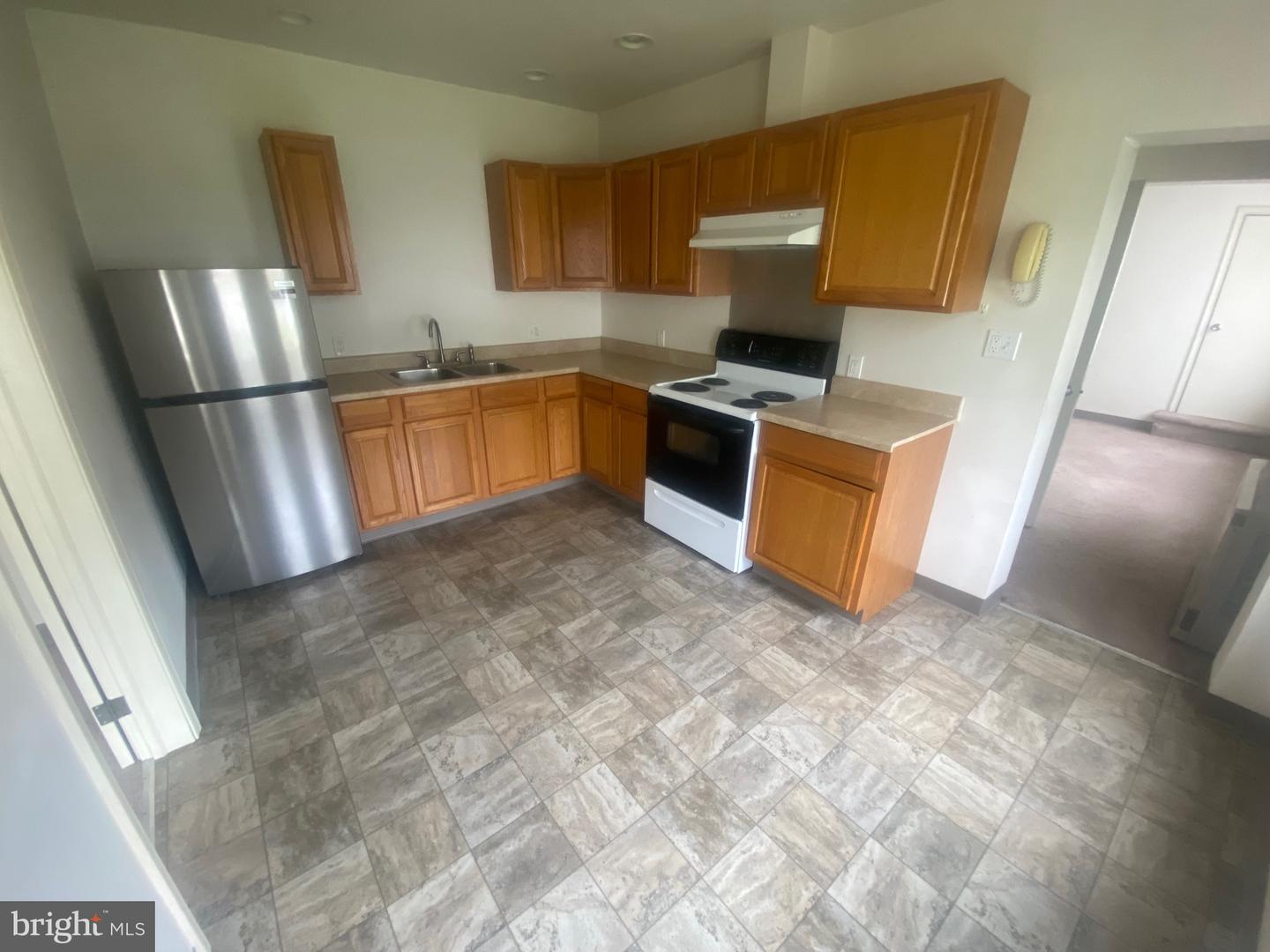 131 Simpson St Property Photo 1