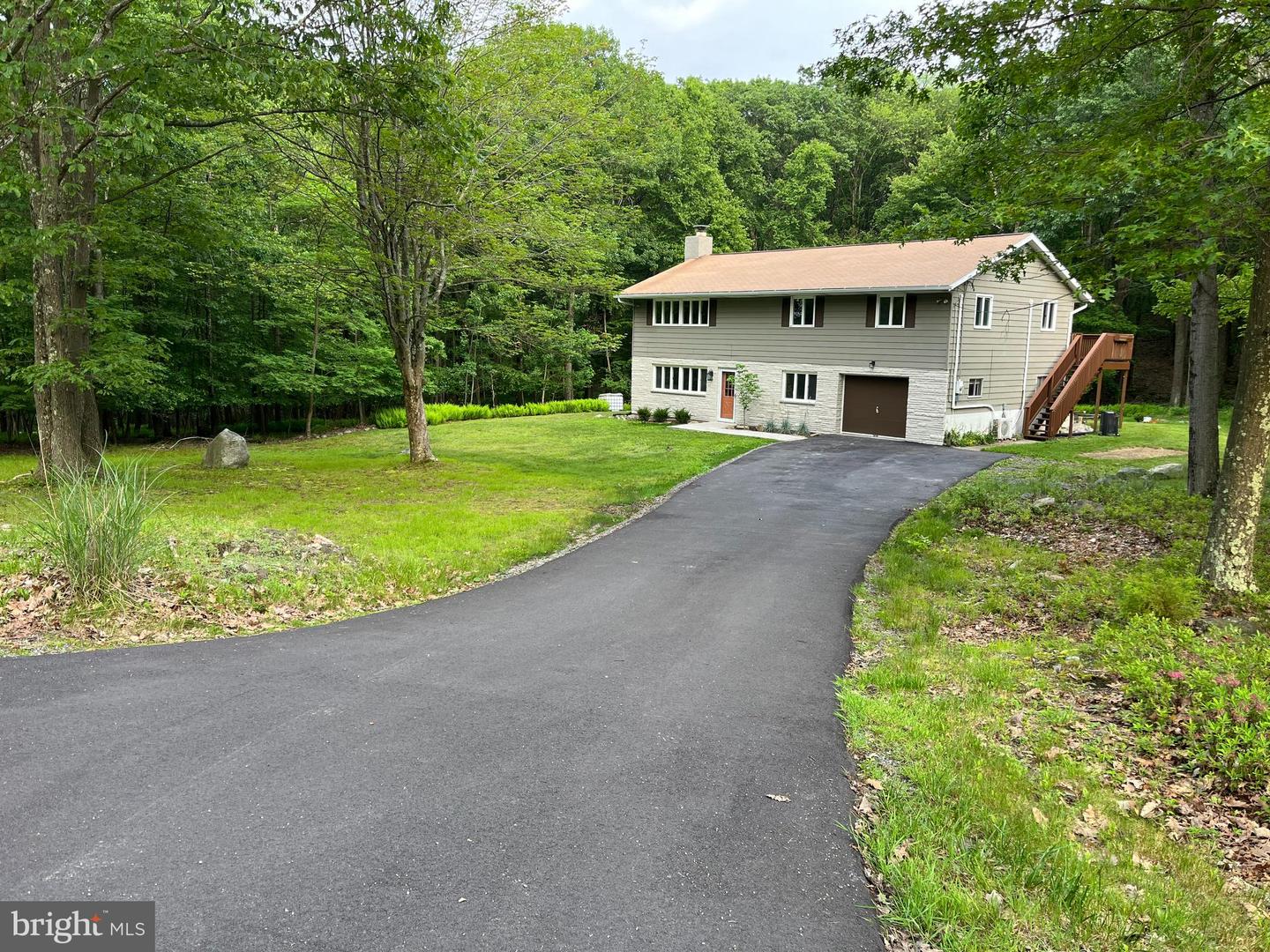 275 MOUNTAIN OAKS DR