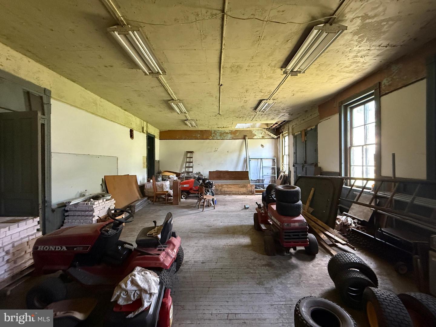 710 Main St Property Photo 43