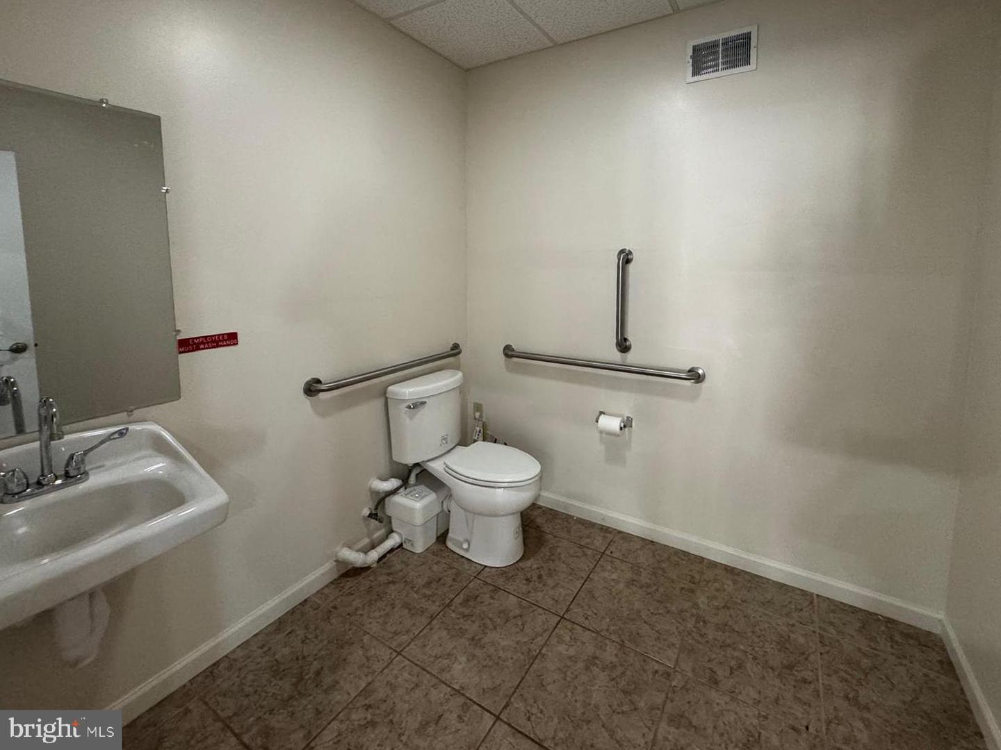 588 Susquehanna Blvd Property Photo 6