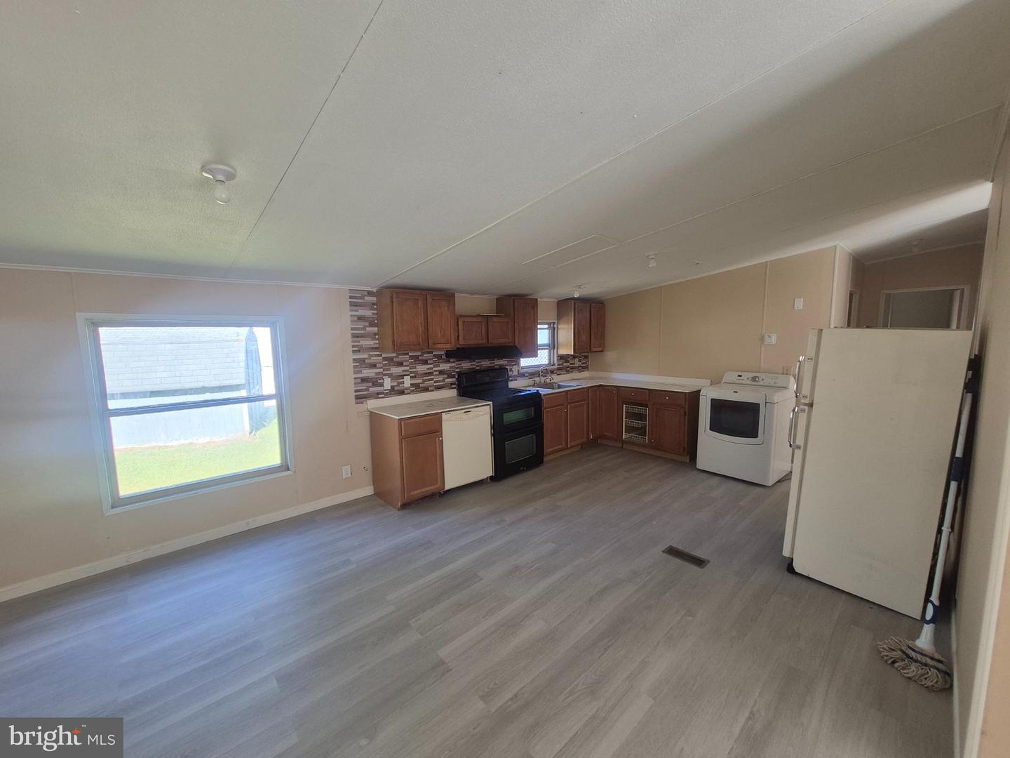 253 Birchwood Est Property Photo 3
