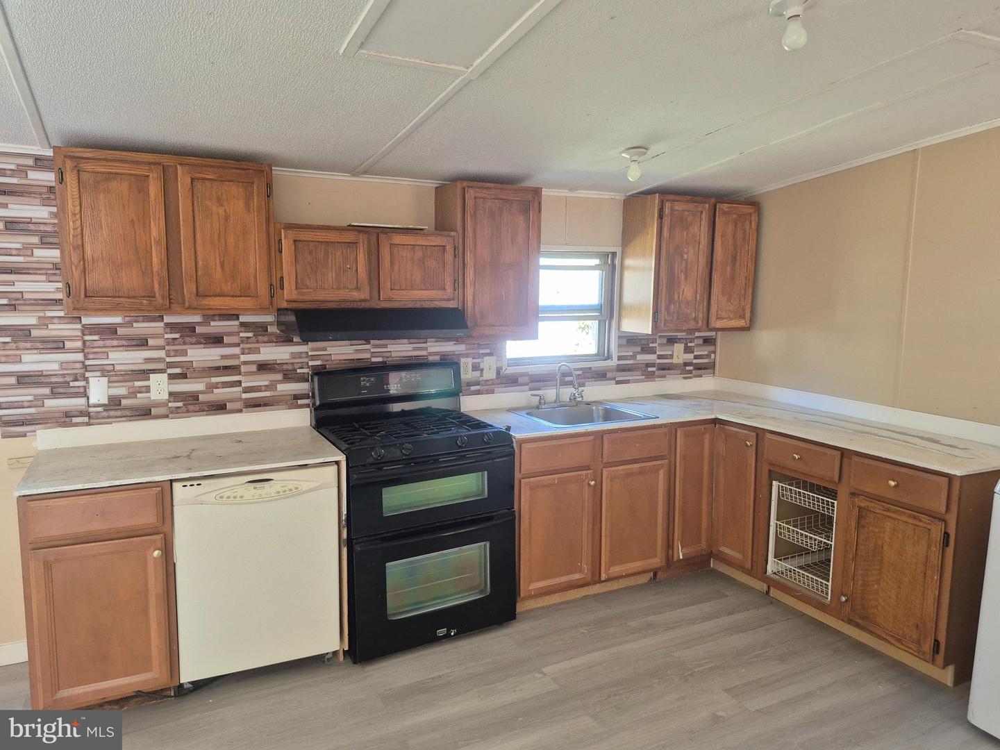 253 Birchwood Est Property Photo 4