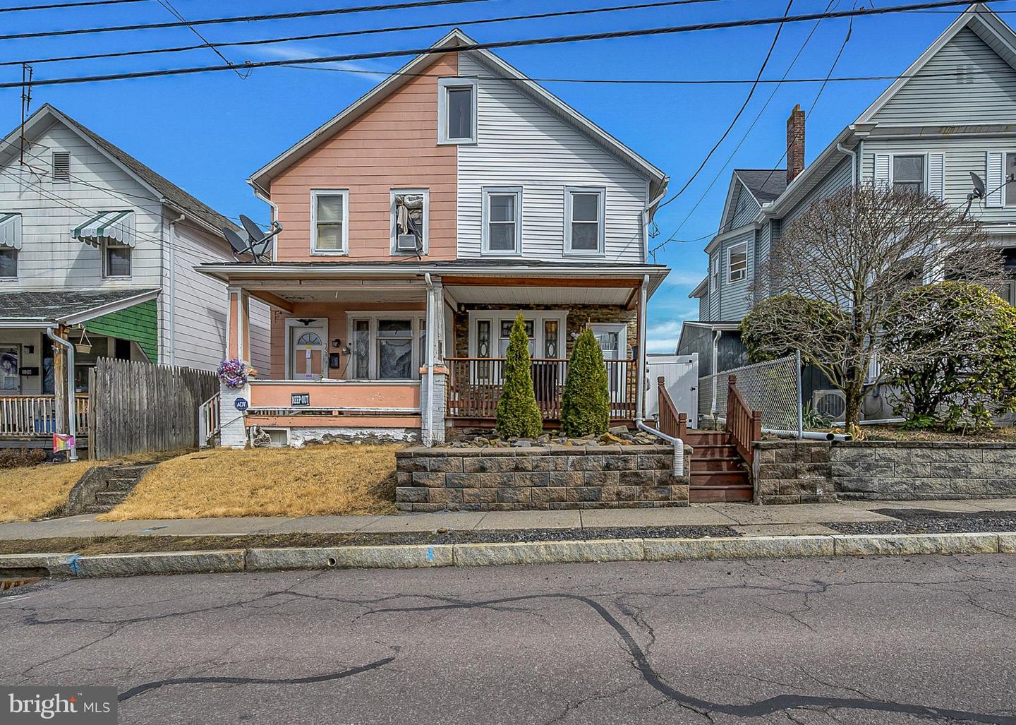 132 Espy St Property Photo 1