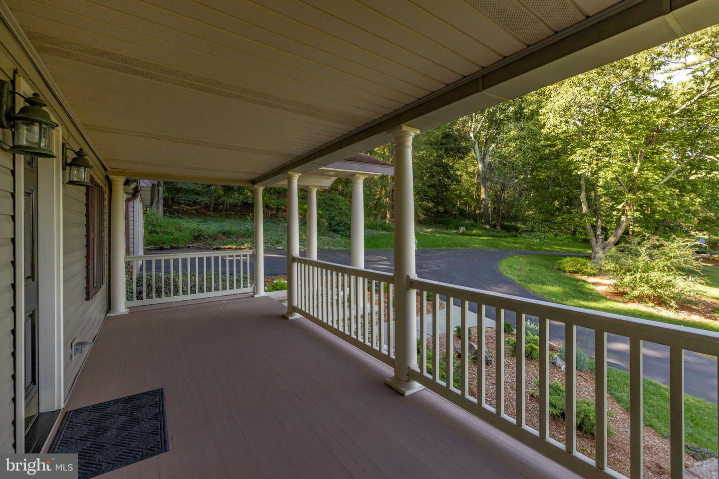 Short Ln Property Photo 7