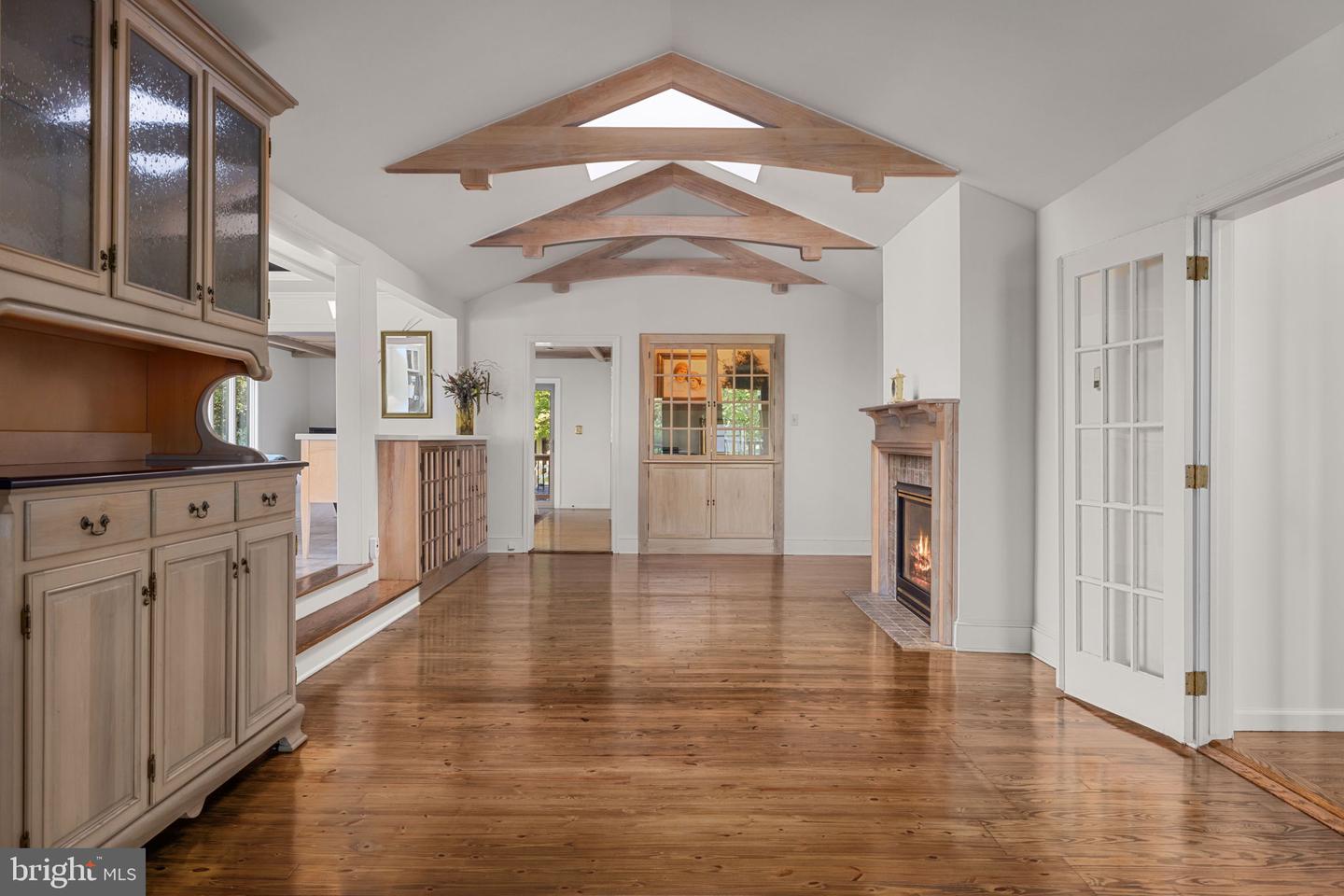 Short Ln Property Photo 8