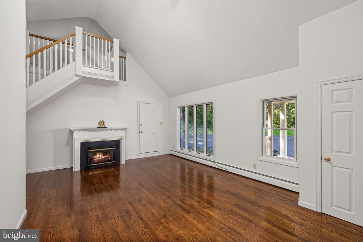 Short Ln Property Photo 10