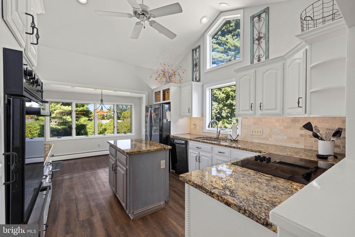 Short Ln Property Photo 13