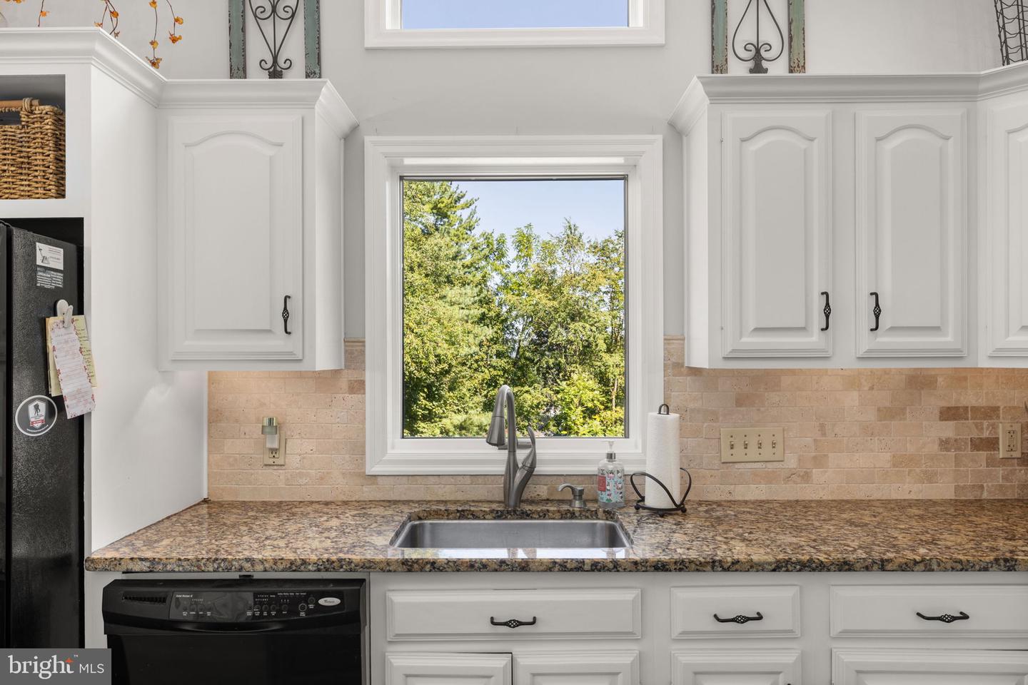 Short Ln Property Photo 14
