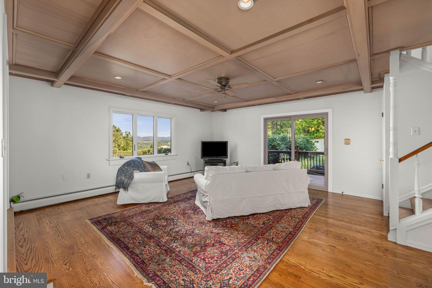 Short Ln Property Photo 19