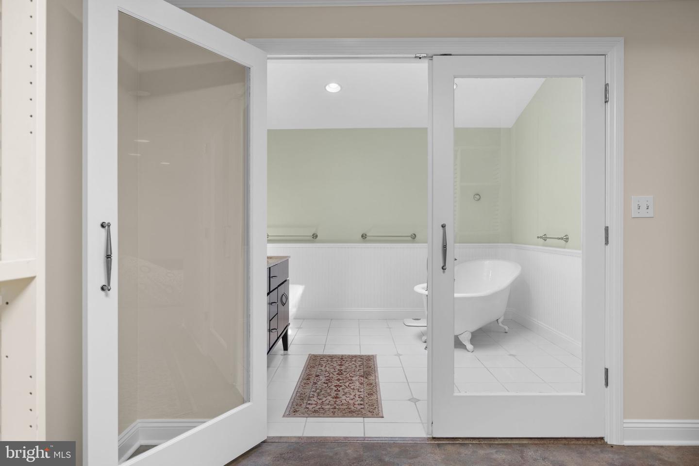 Short Ln Property Photo 24