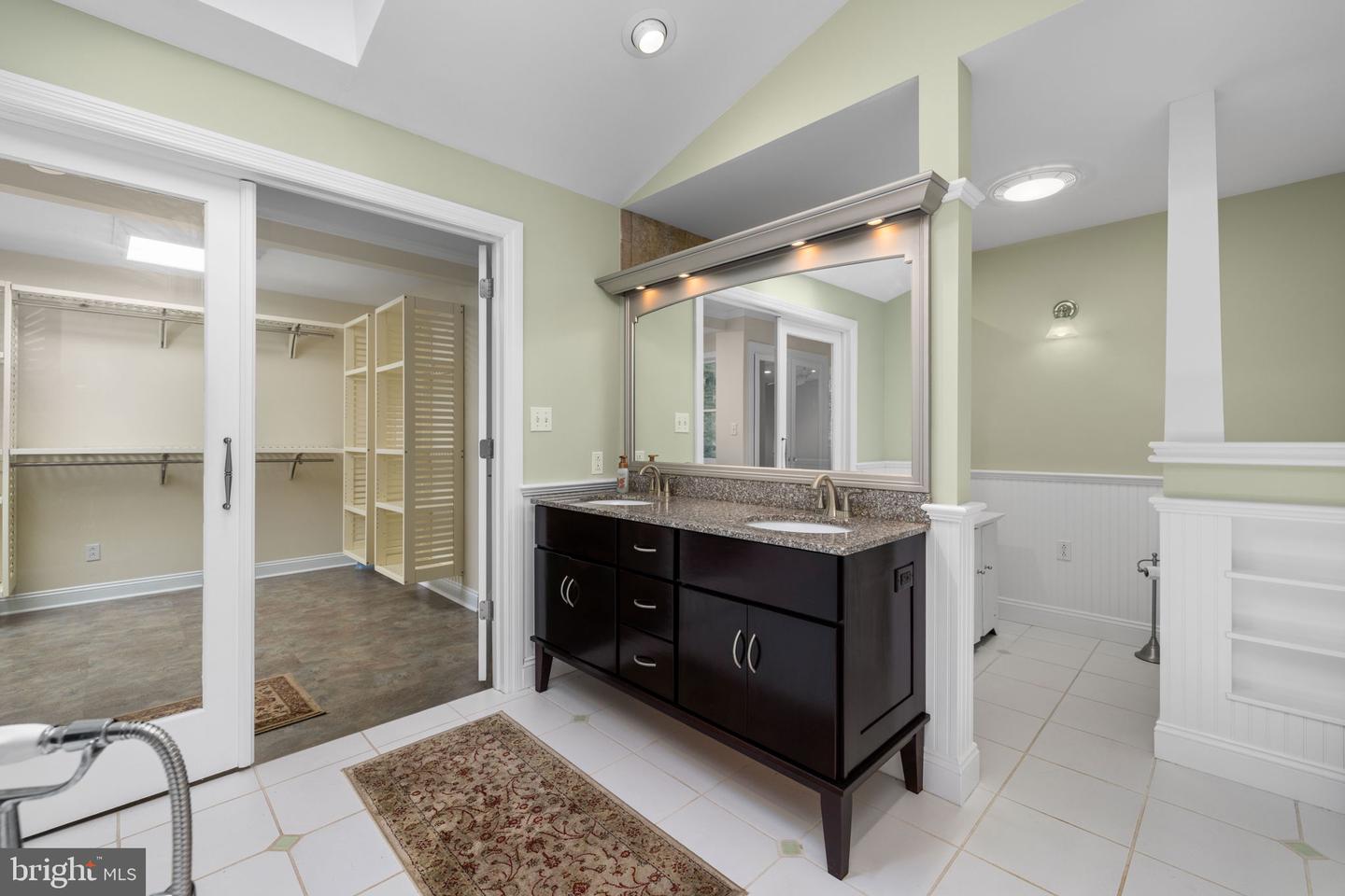 Short Ln Property Photo 25