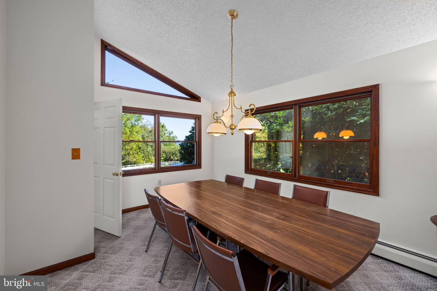 Short Ln Property Photo 36