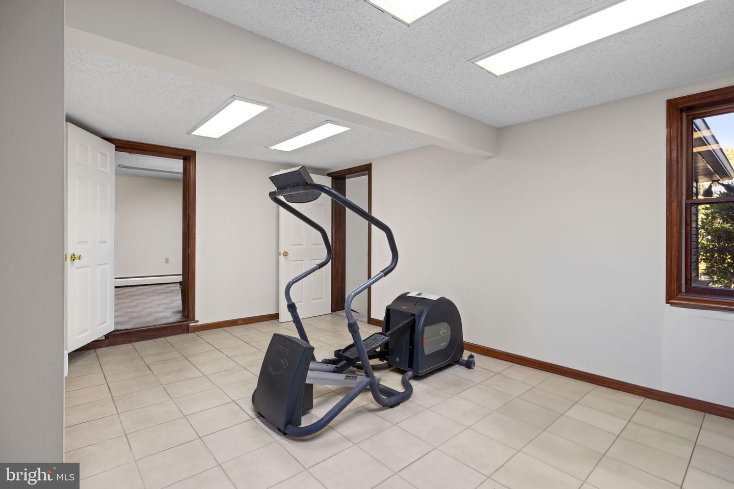 Short Ln Property Photo 40