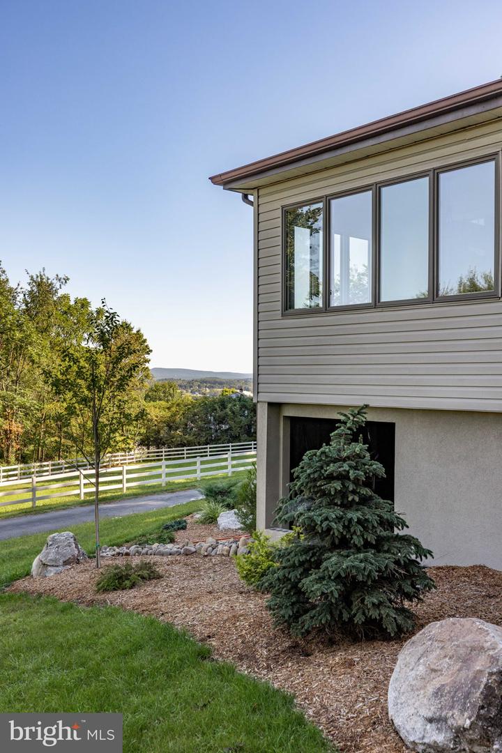 Short Ln Property Photo 45