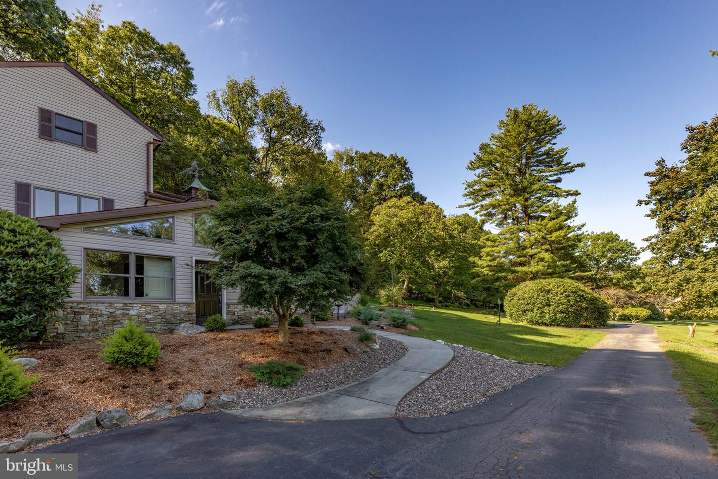 Short Ln Property Photo 46