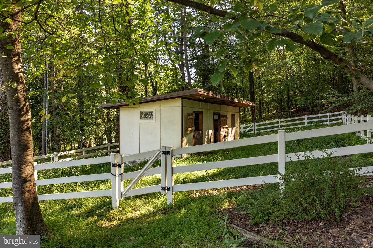 Short Ln Property Photo 55