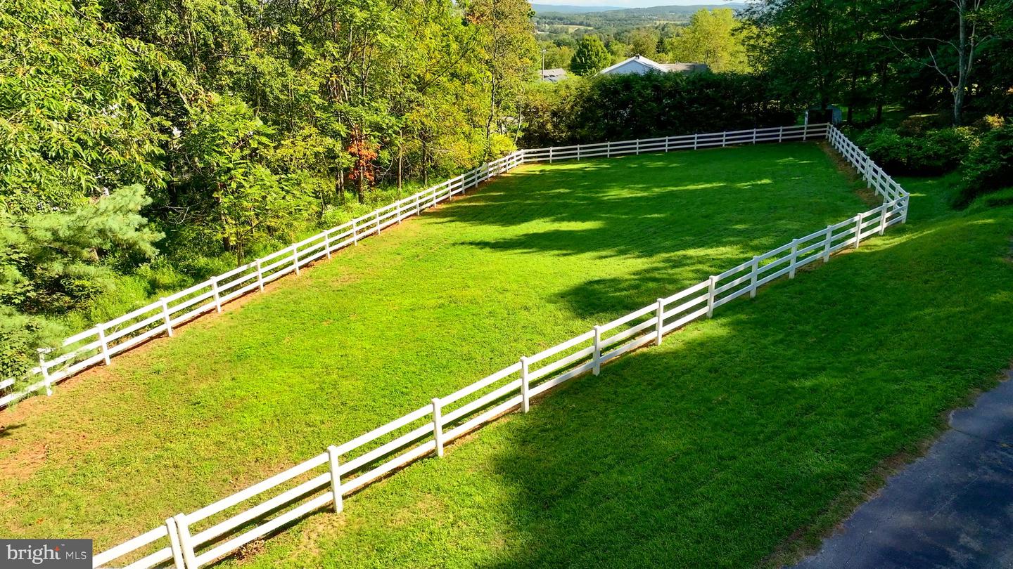 Short Ln Property Photo 58