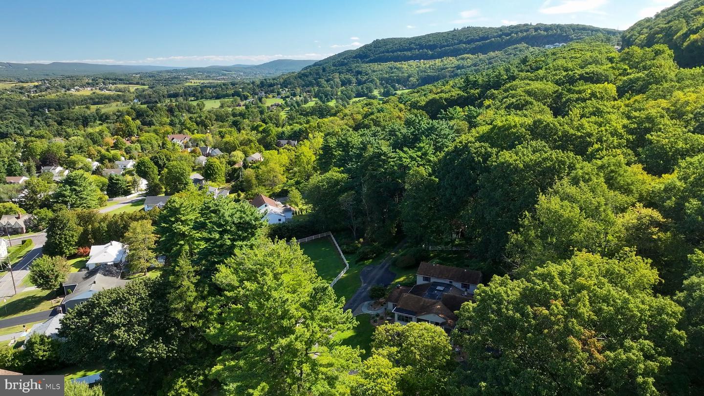 Short Ln Property Photo 62
