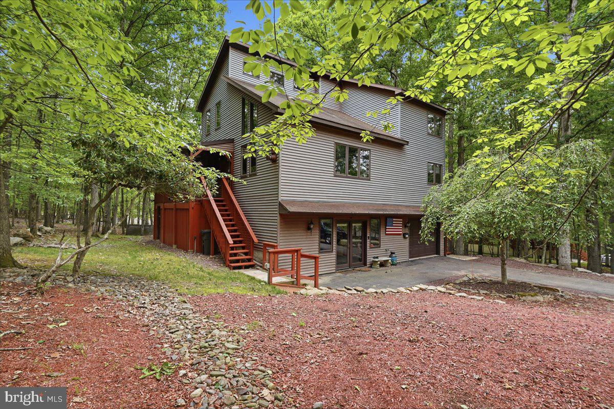208 Owego Dr Property Photo 3