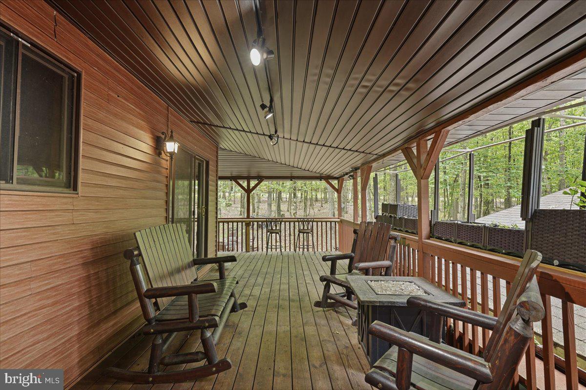 208 Owego Dr Property Photo 8