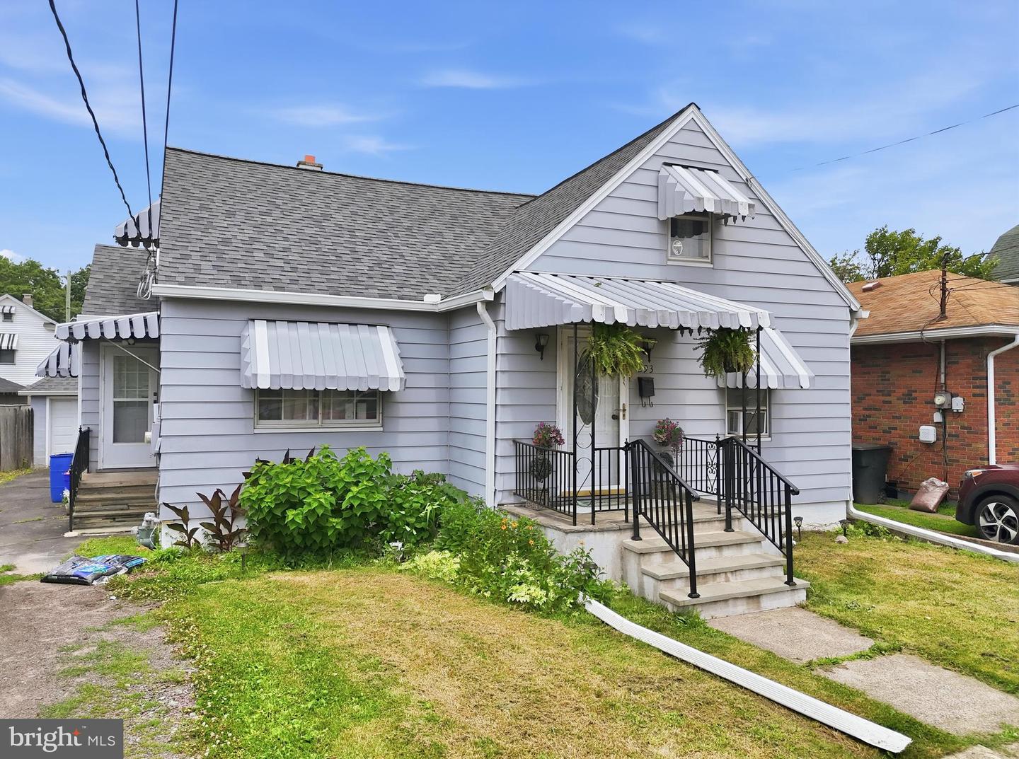 293 Lyndwood Ave Property Photo 1