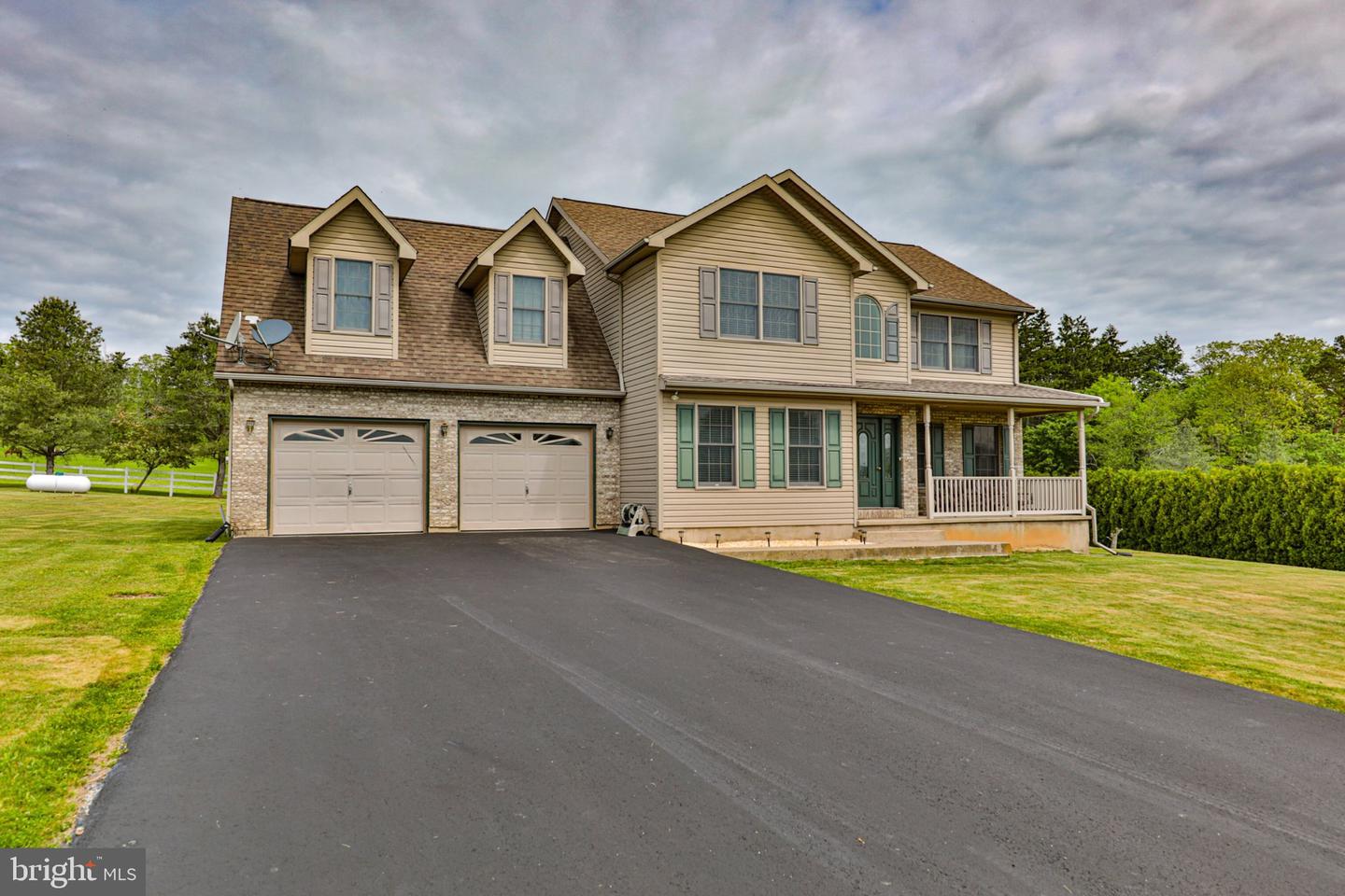 42 LOUIS CIR